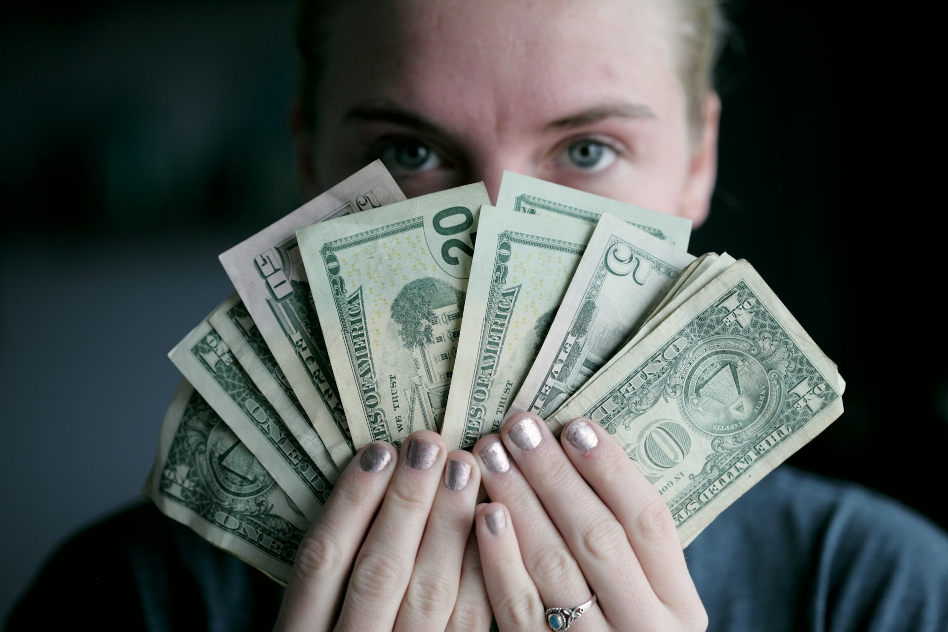 100万あったら誰に使う?時間とお金の価値観